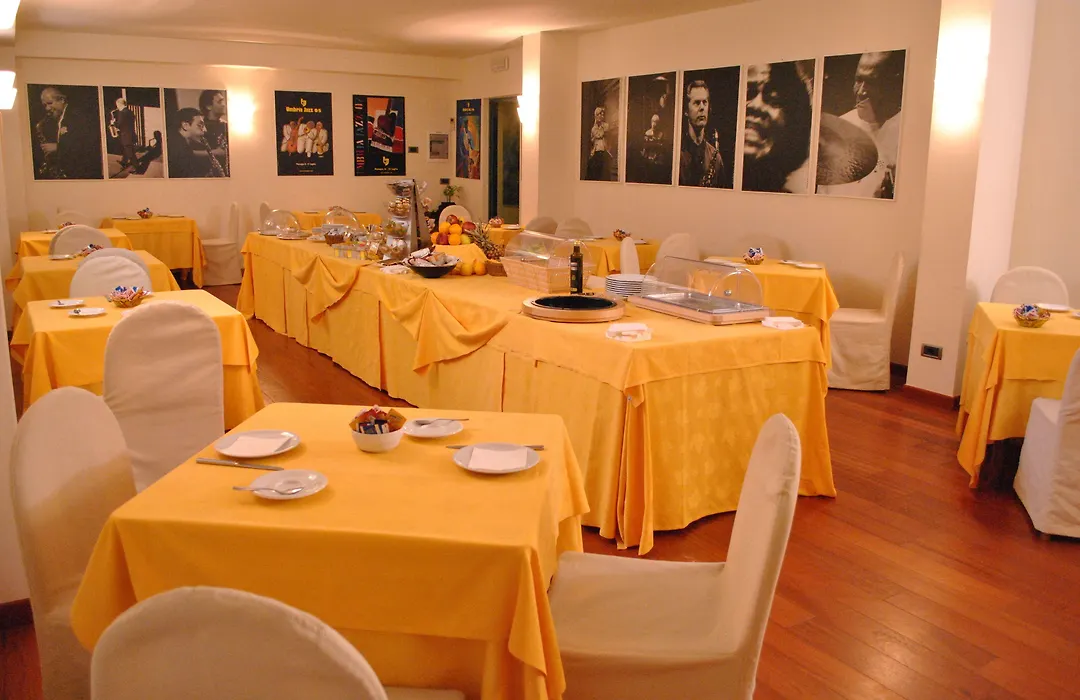 Deco Hotel-1