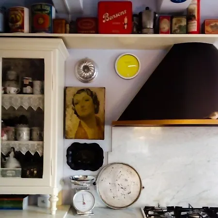 Teapot House-3